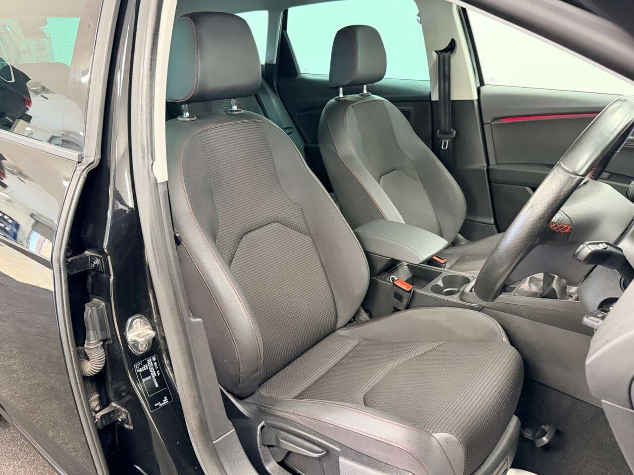 A 2019 SEAT LEON ESTATE 1.5 TSI EVO FR ST FIVE DOOR 130 BHP + SAT NAV + APPLE PLAY SIX MONTH WARRAN A 2019 SEAT LEON ESTATE 1.5 TSI EVO FR ST FIVE DOOR 130 BHP + SAT NAV + APPLE PLAY SIX MONTH WARRAN