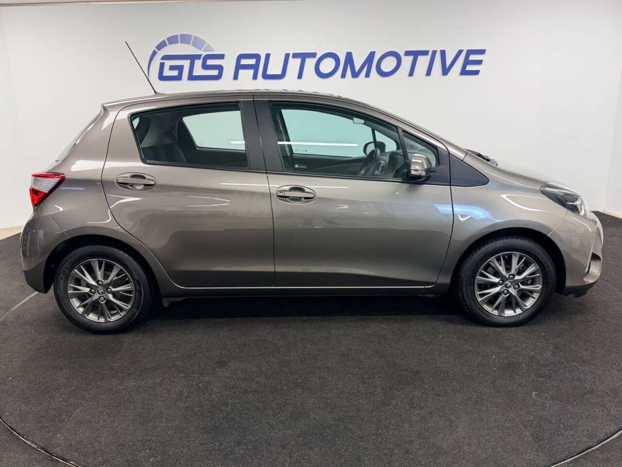 2017 TOYOTA YARIS 2017 TOYOTA YARIS