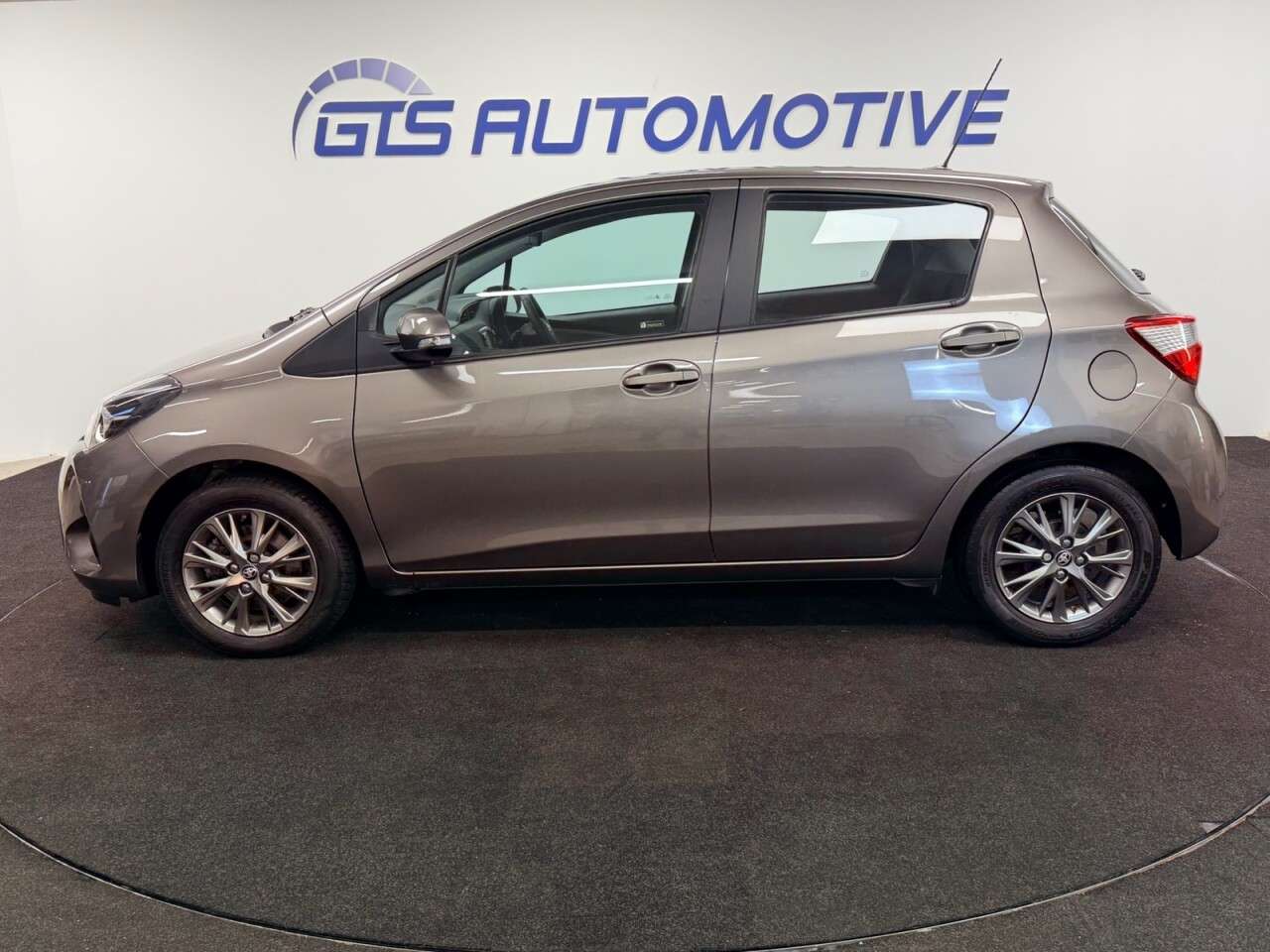2017 TOYOTA YARIS 2017 TOYOTA YARIS