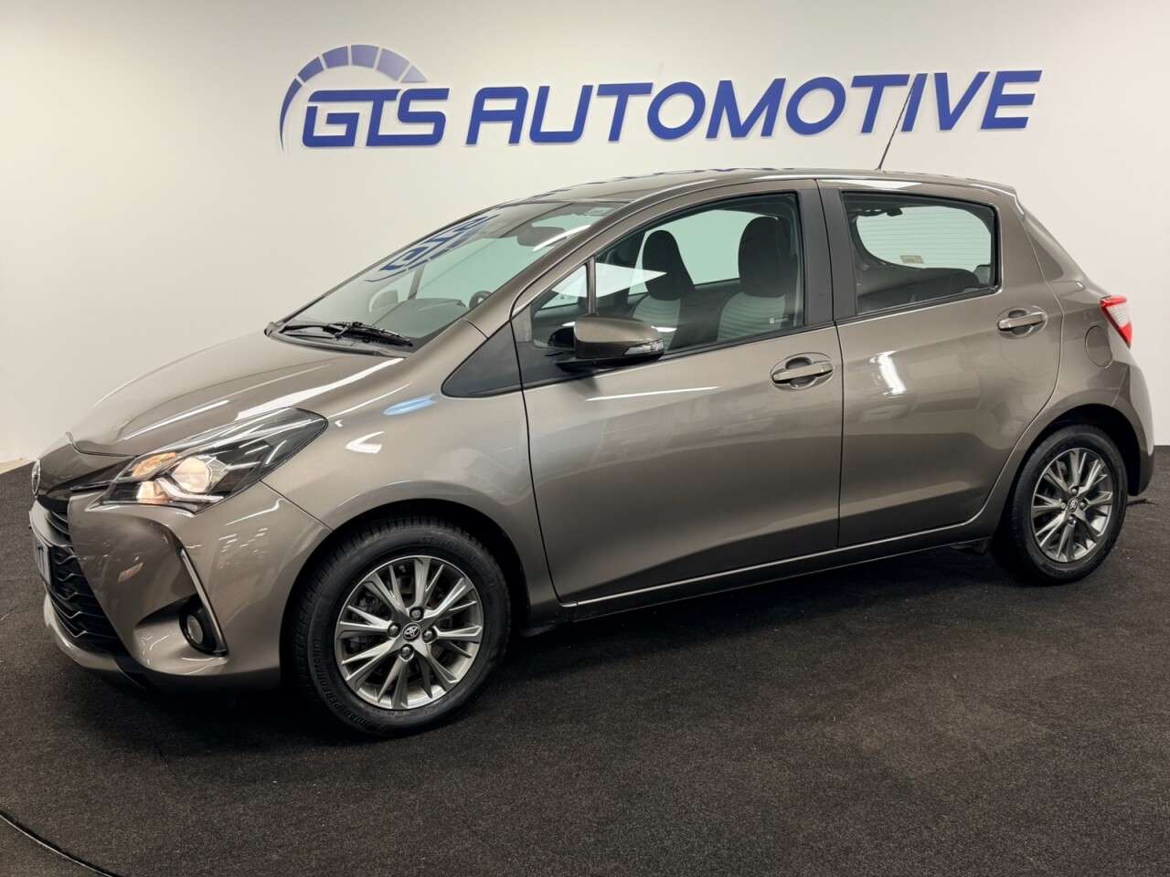 2017 TOYOTA YARIS 2017 TOYOTA YARIS