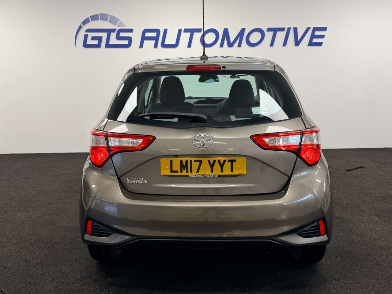 2017 TOYOTA YARIS 2017 TOYOTA YARIS