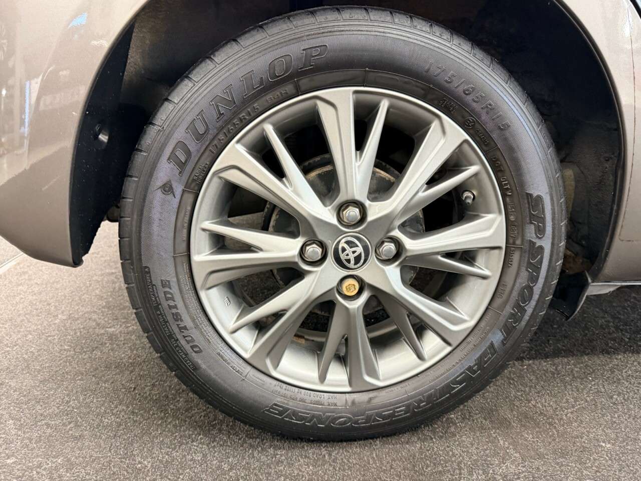 2017 TOYOTA YARIS 2017 TOYOTA YARIS