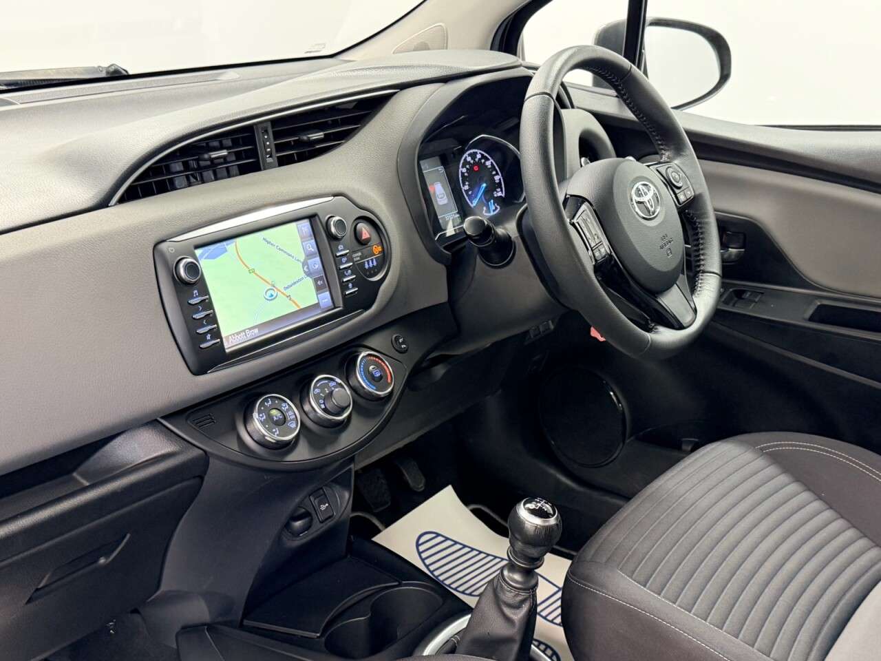 2017 TOYOTA YARIS 2017 TOYOTA YARIS