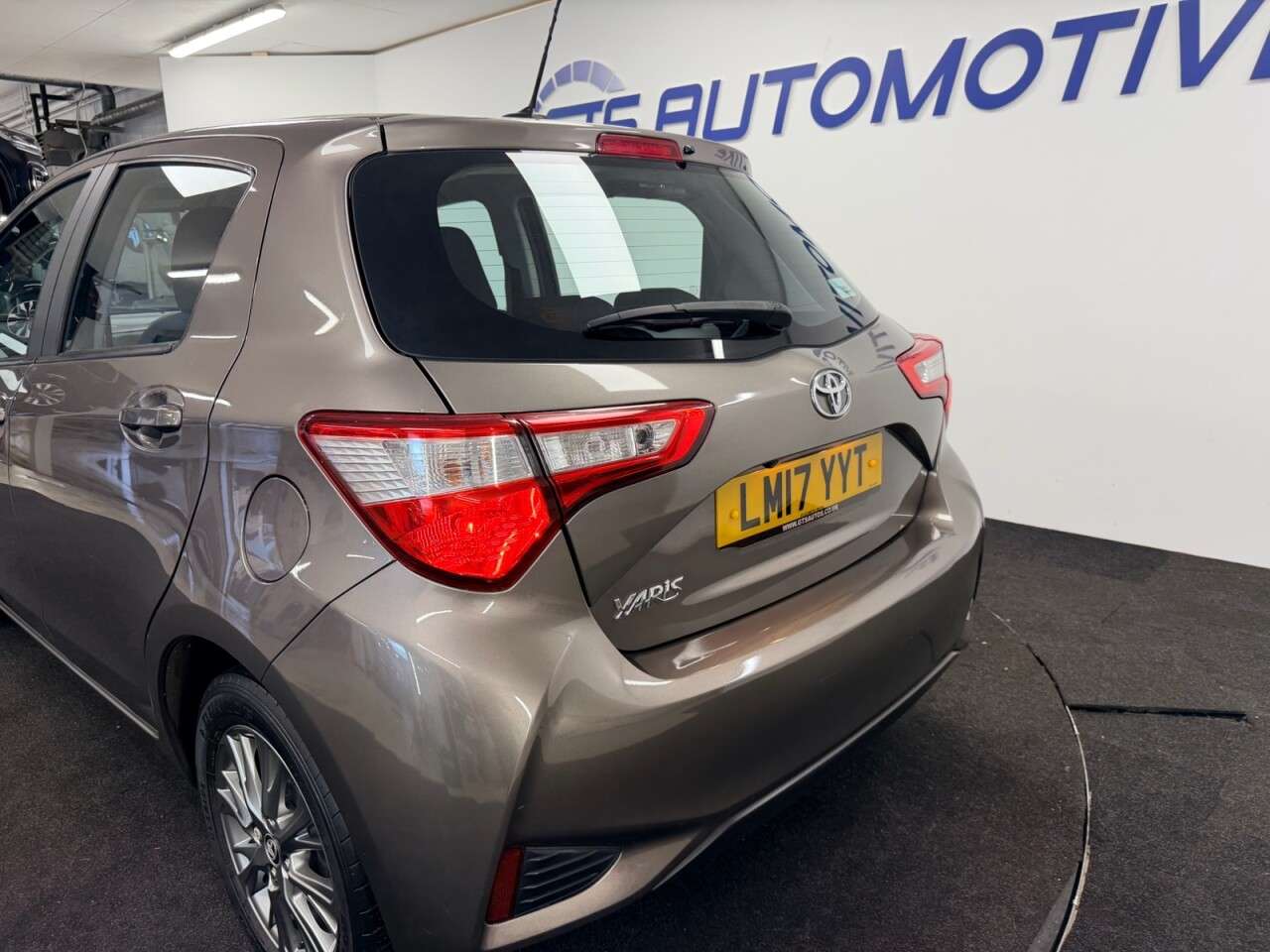 2017 TOYOTA YARIS 2017 TOYOTA YARIS