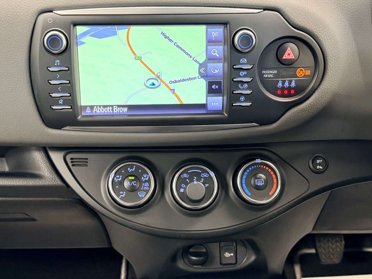 2017 TOYOTA YARIS 2017 TOYOTA YARIS