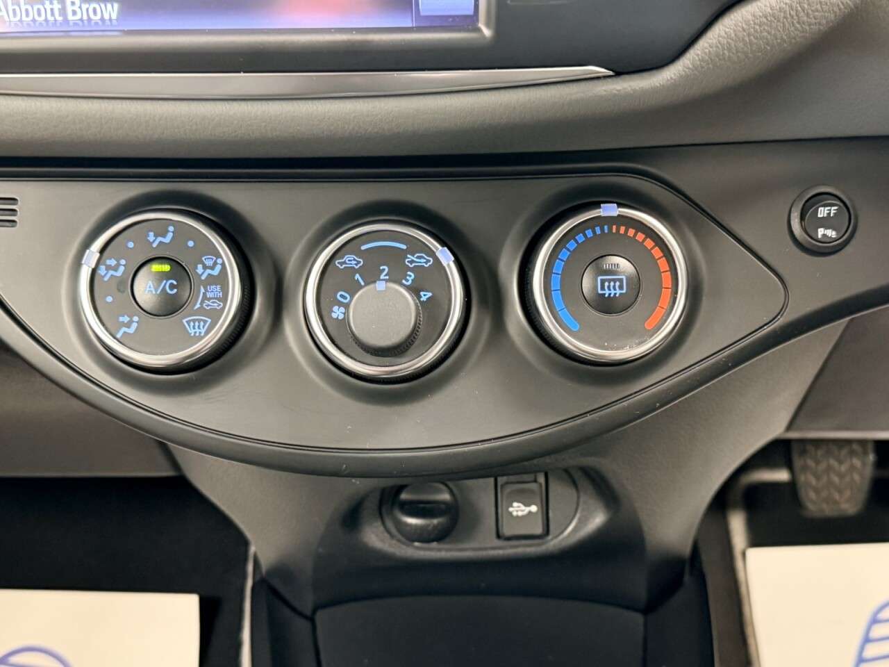 2017 TOYOTA YARIS 2017 TOYOTA YARIS