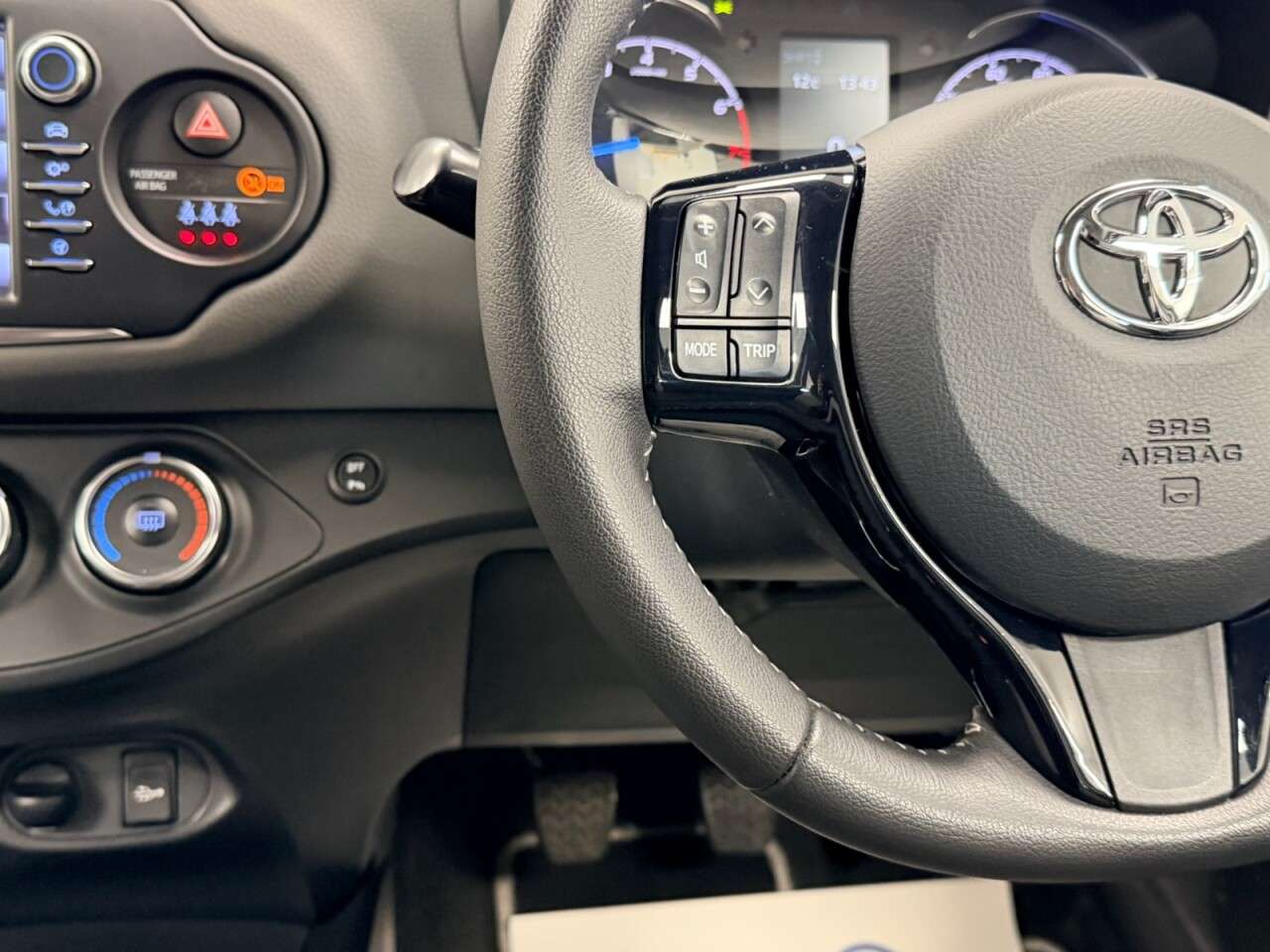 2017 TOYOTA YARIS 2017 TOYOTA YARIS