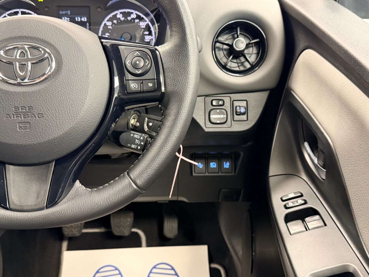 2017 TOYOTA YARIS 2017 TOYOTA YARIS