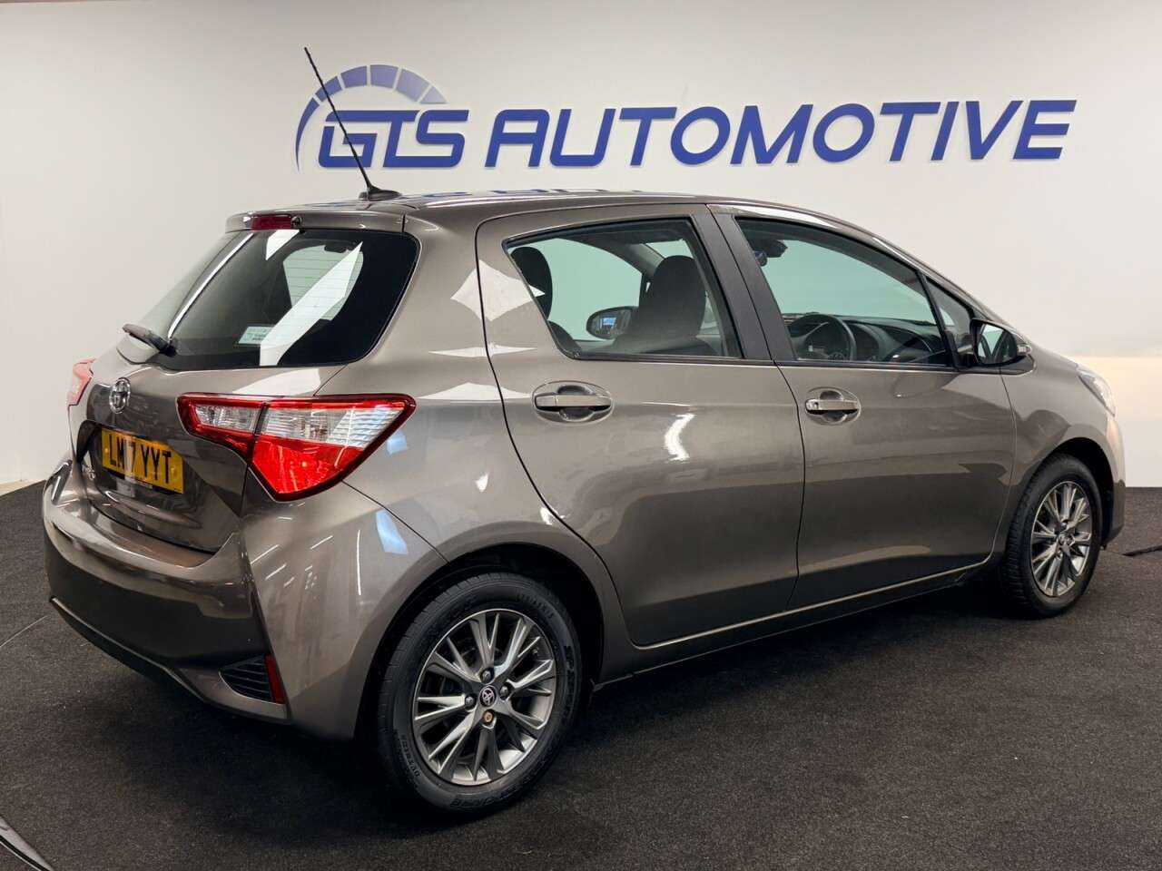2017 TOYOTA YARIS 2017 TOYOTA YARIS
