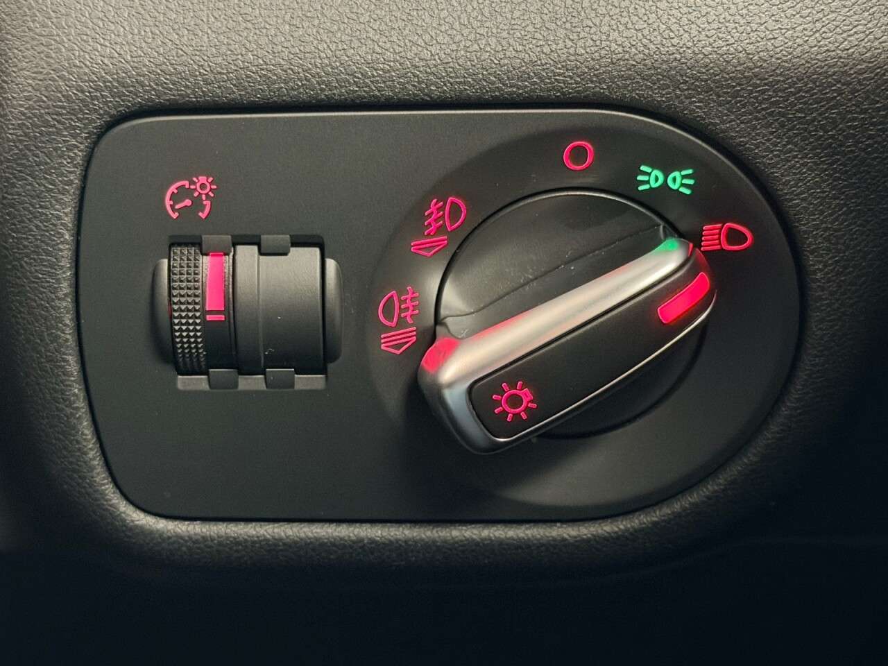 2018 AUDI A1 2018 AUDI A1