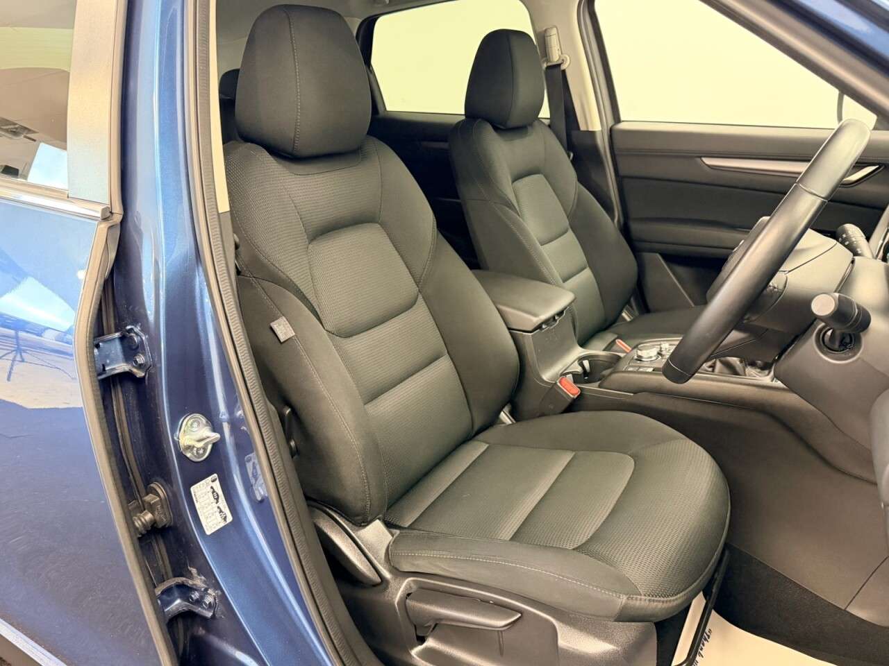 A 2019 MAZDA CX-5 2.0 SKYACTIV-G SE-L NAVIGATION + 165 BHP + PARKING SENSORS + APPLE PLAY SIX A 2019 MAZDA CX-5 2.0 SKYACTIV-G SE-L NAVIGATION + 165 BHP + PARKING SENSORS + APPLE PLAY SIX