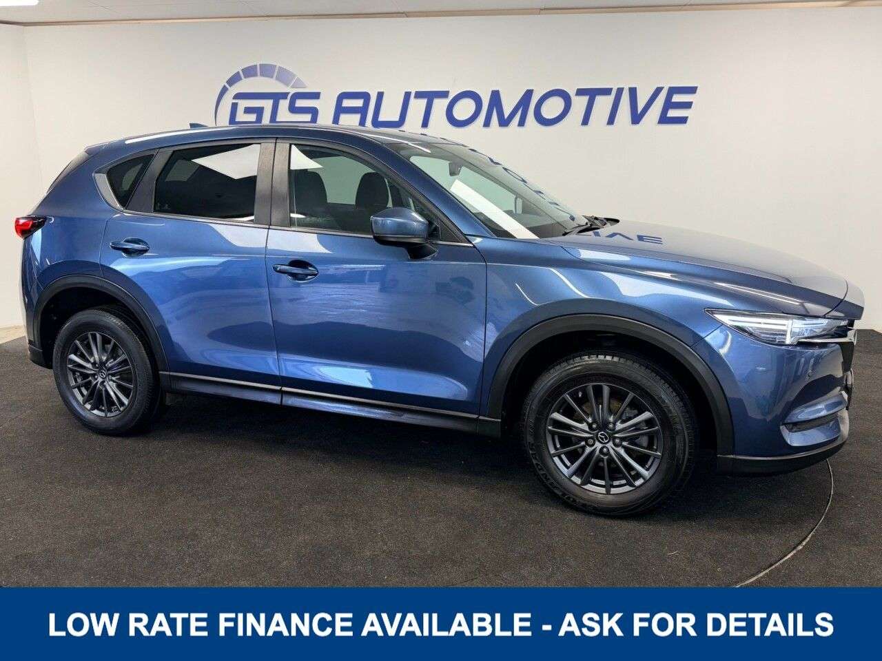 A 2019 MAZDA CX-5 2.0 SKYACTIV-G SE-L NAVIGATION + 165 BHP + PARKING SENSORS + APPLE PLAY SIX A 2019 MAZDA CX-5 2.0 SKYACTIV-G SE-L NAVIGATION + 165 BHP + PARKING SENSORS + APPLE PLAY SIX