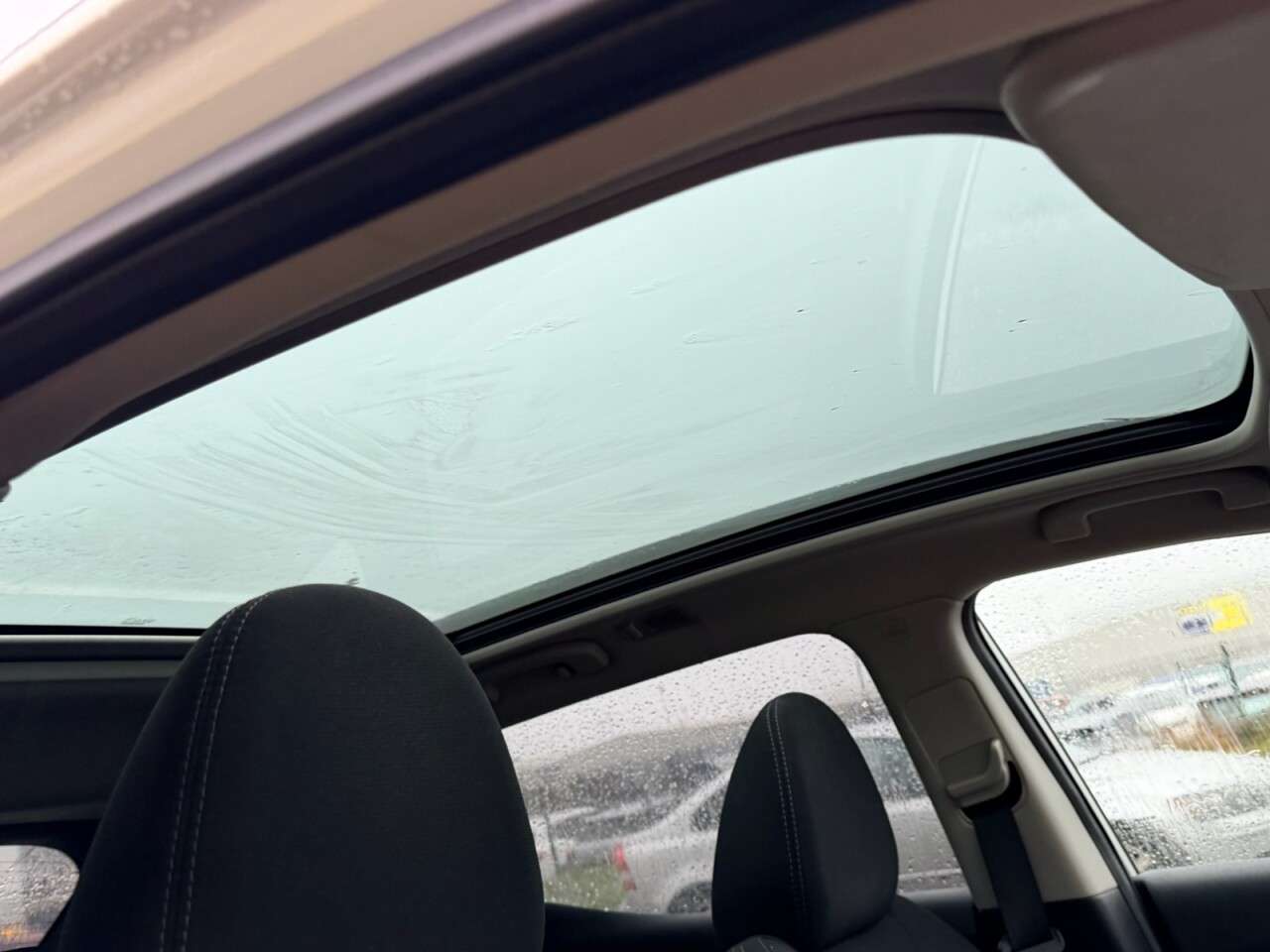 A 2018 NISSAN QASHQAI 1.2 DIG-T N-CONNECTA 115 BHP + SAT NAV + GLASS SUNROF + 360 CAMERAS SIX MON A 2018 NISSAN QASHQAI 1.2 DIG-T N-CONNECTA 115 BHP + SAT NAV + GLASS SUNROF + 360 CAMERAS SIX MON