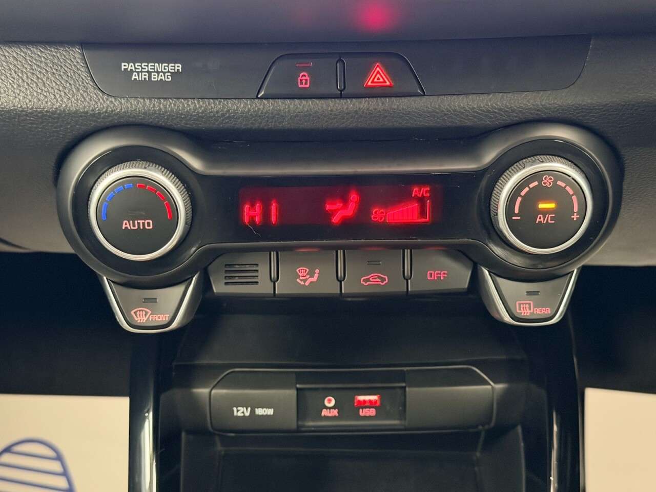 2019 KIA STONIC 2019 KIA STONIC