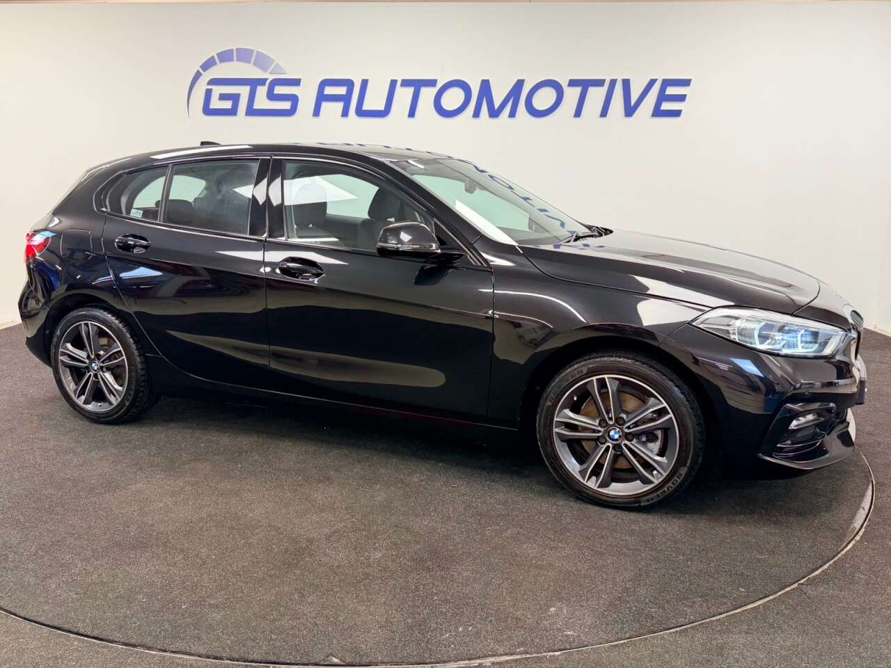 A 2020 BMW 1 SERIES 118i SPORT FIVE DOOR 140 BHP + SAT NAV + PARKING SENSORS SIX MONTH WARRANTY A 2020 BMW 1 SERIES 118i SPORT FIVE DOOR 140 BHP + SAT NAV + PARKING SENSORS SIX MONTH WARRANTY