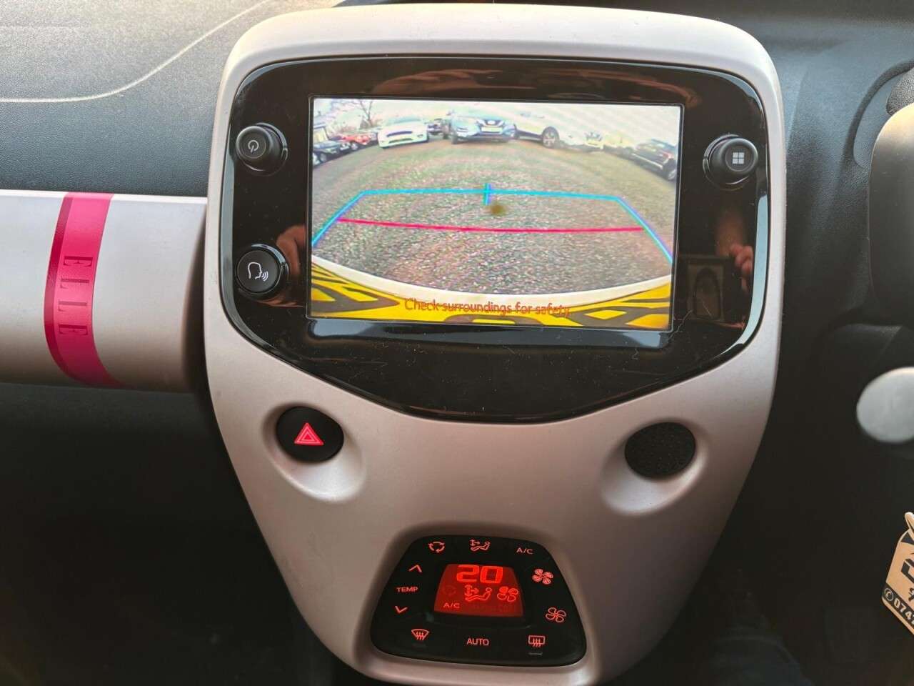 A null CITROEN C1 1.0 VTi ELLE FIVE DOOR 72 BHP + REAR CAMERA A null CITROEN C1 1.0 VTi ELLE FIVE DOOR 72 BHP + REAR CAMERA