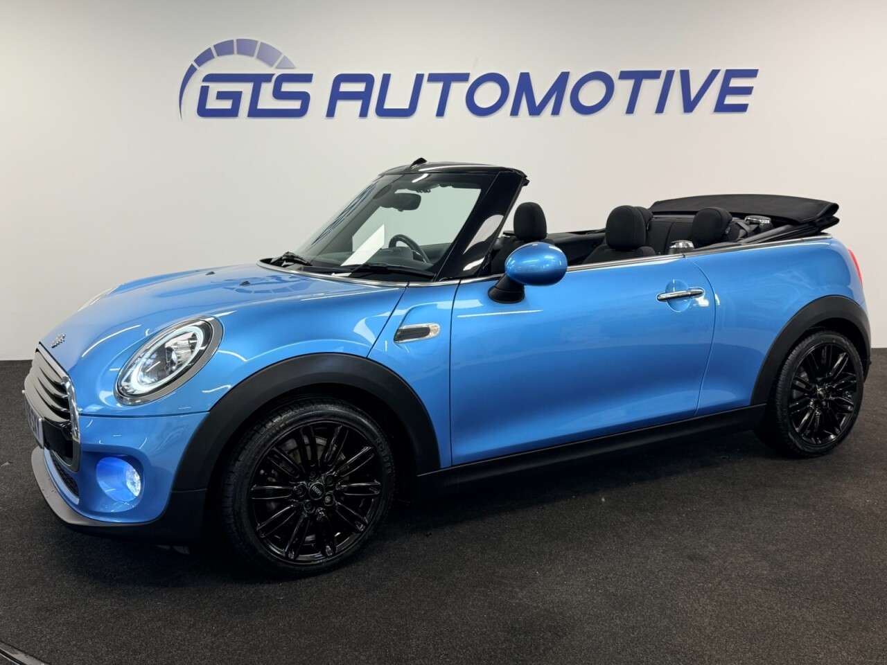 A 2018 MINI CONVERTIBLE 1.5 COOPER 135 BHP + CHILLI PACK + SAT NAV + APPLE PLAY SIX MONTH WARRANTY A 2018 MINI CONVERTIBLE 1.5 COOPER 135 BHP + CHILLI PACK + SAT NAV + APPLE PLAY SIX MONTH WARRANTY