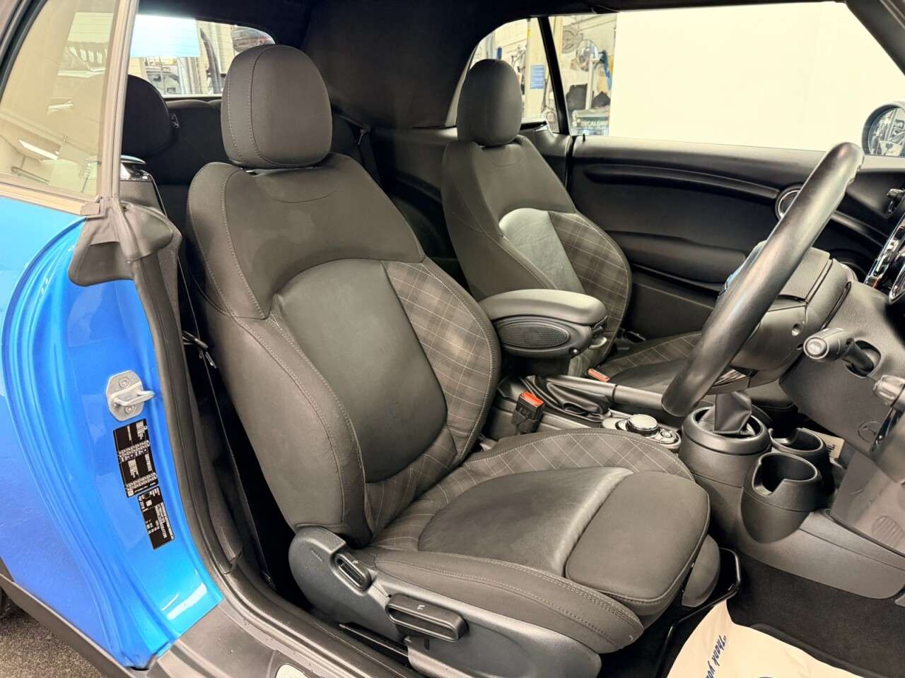 A 2018 MINI CONVERTIBLE 1.5 COOPER 135 BHP + CHILLI PACK + SAT NAV + APPLE PLAY SIX MONTH WARRANTY A 2018 MINI CONVERTIBLE 1.5 COOPER 135 BHP + CHILLI PACK + SAT NAV + APPLE PLAY SIX MONTH WARRANTY