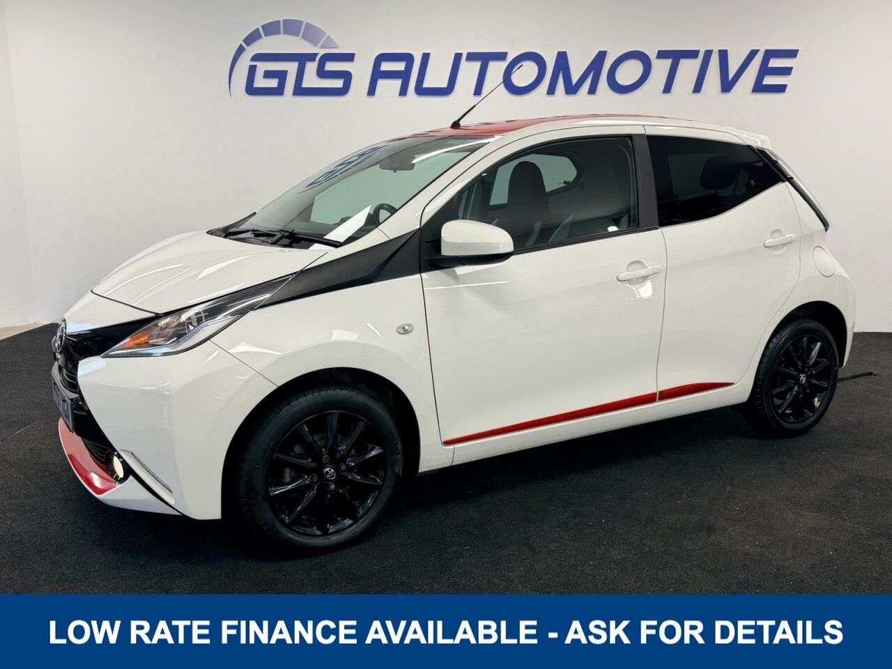 A 2018 TOYOTA AYGO 1.0 VVT-i X-PRESS FIVE DOOR 70 BHP + REAR CAMERA + BLUETOOTH SIX MONTH WARR A 2018 TOYOTA AYGO 1.0 VVT-i X-PRESS FIVE DOOR 70 BHP + REAR CAMERA + BLUETOOTH SIX MONTH WARR