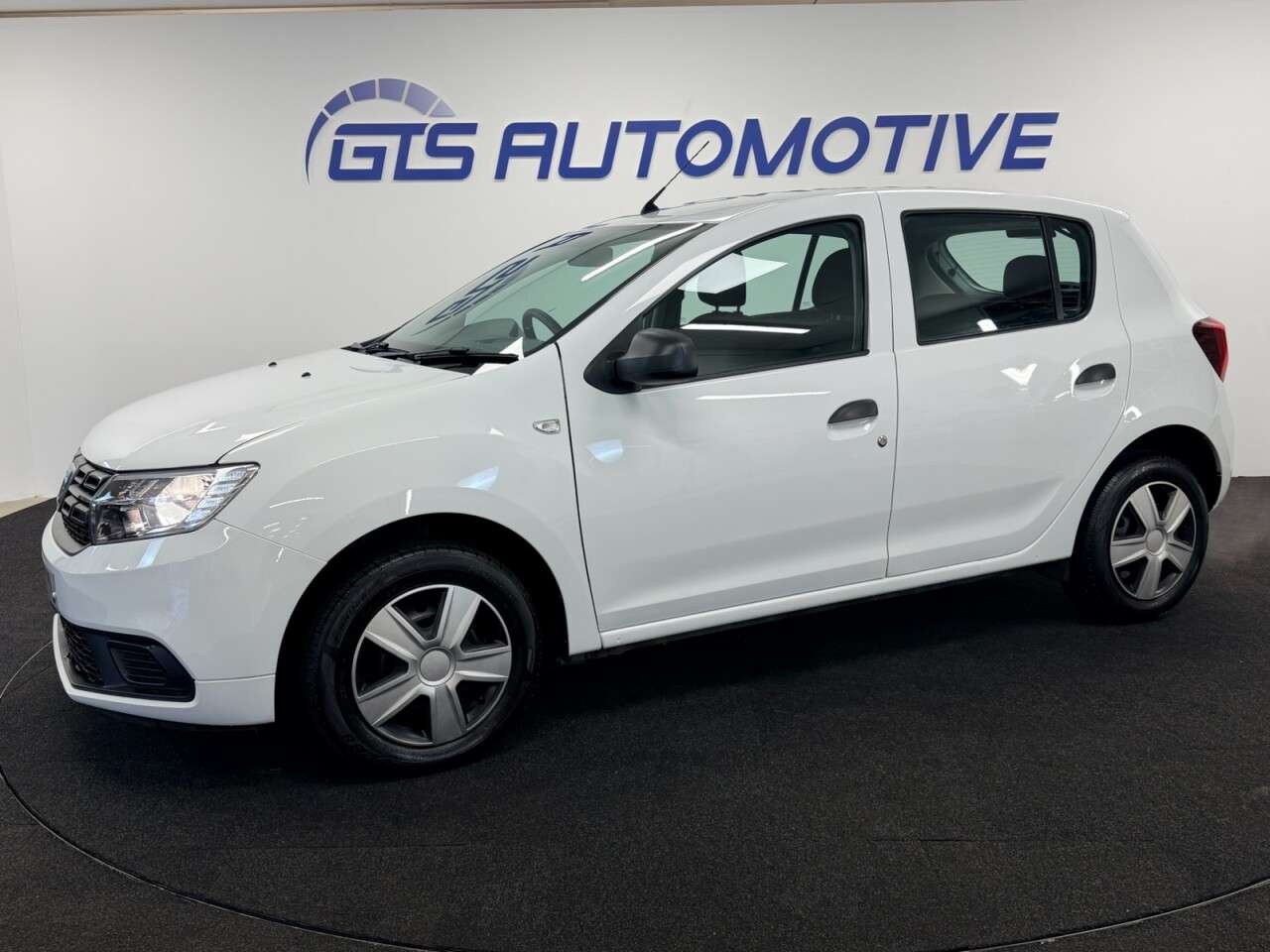 A 2020 DACIA SANDERO 0.9 TCe ESSENTIAL FIVE DOOR 90 BHP + AIR CON + BLUETOOTH SIX MONTH WARRANTY A 2020 DACIA SANDERO 0.9 TCe ESSENTIAL FIVE DOOR 90 BHP + AIR CON + BLUETOOTH SIX MONTH WARRANTY