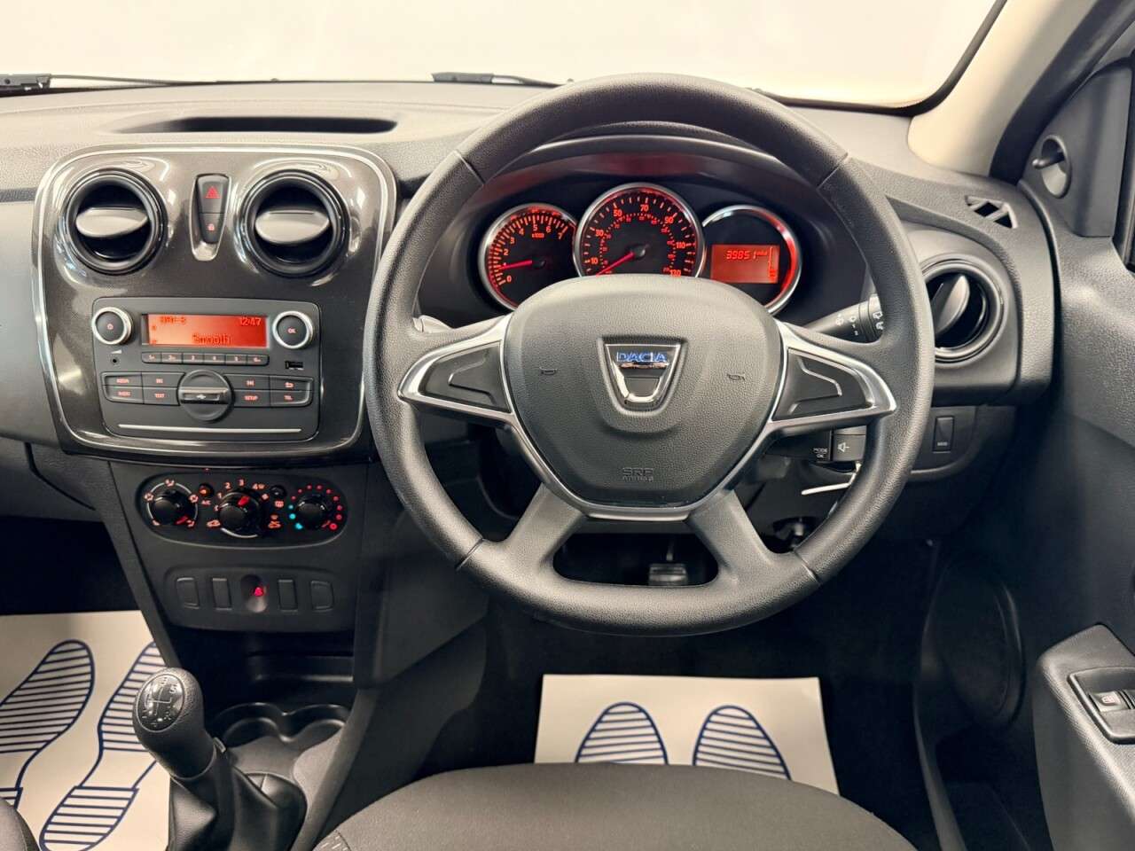 A 2020 DACIA SANDERO 0.9 TCe ESSENTIAL FIVE DOOR 90 BHP + AIR CON + BLUETOOTH SIX MONTH WARRANTY A 2020 DACIA SANDERO 0.9 TCe ESSENTIAL FIVE DOOR 90 BHP + AIR CON + BLUETOOTH SIX MONTH WARRANTY