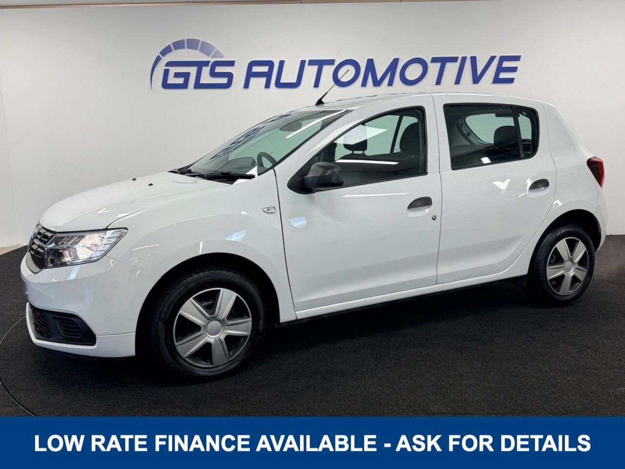 A 2020 DACIA SANDERO 0.9 TCe ESSENTIAL FIVE DOOR 90 BHP + AIR CON + BLUETOOTH SIX MONTH WARRANTY A 2020 DACIA SANDERO 0.9 TCe ESSENTIAL FIVE DOOR 90 BHP + AIR CON + BLUETOOTH SIX MONTH WARRANTY