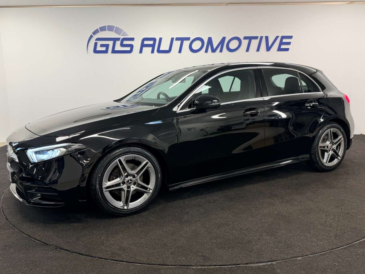 A 2019 MERCEDES-BENZ A CLASS A200 AMG LINE 165 BHP + SAT NAV + REAR CAMERA A 2019 MERCEDES-BENZ A CLASS A200 AMG LINE 165 BHP + SAT NAV + REAR CAMERA