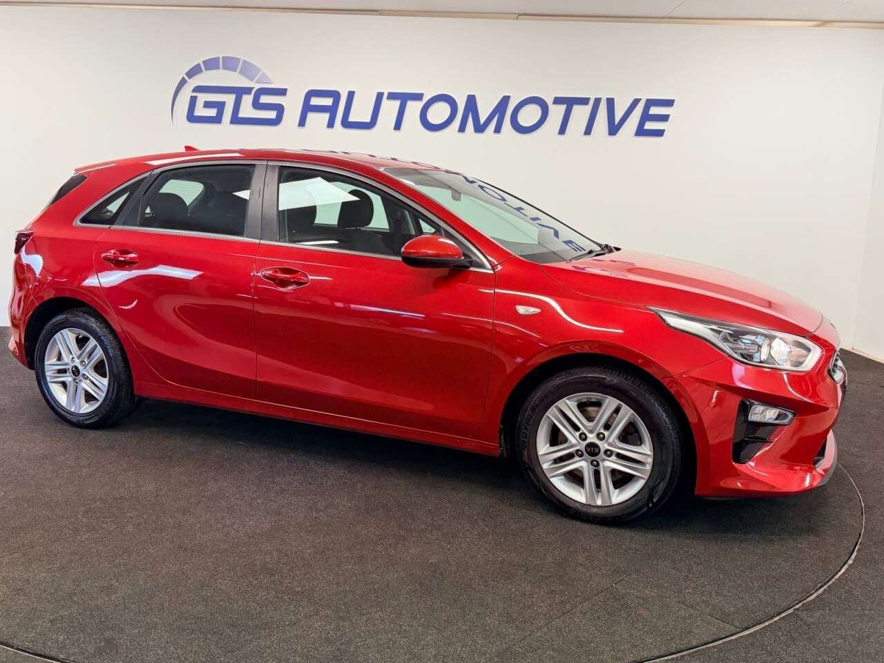 A 2019 KIA CEED 1.0 T-GDi ECO 2 FIVE DOOR 120 BHP + APPLE CAR PLAY + REAR CAMERA SIX MONTH A 2019 KIA CEED 1.0 T-GDi ECO 2 FIVE DOOR 120 BHP + APPLE CAR PLAY + REAR CAMERA SIX MONTH