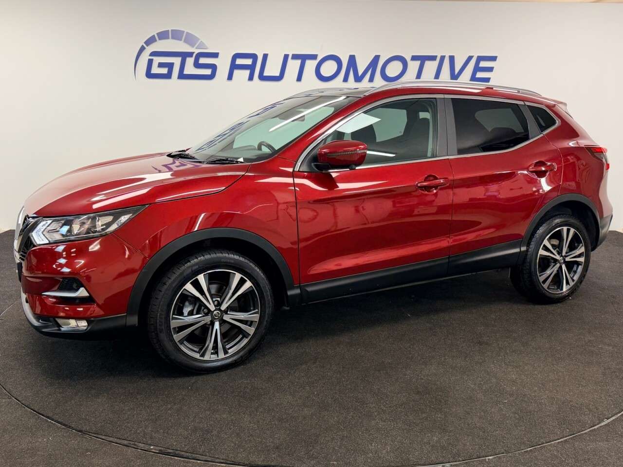 A 2018 NISSAN QASHQAI 1.2 DIG-T N-Connecta 115 BHP + SAT NAV + GLASS SUNROOF + 360 CAMERAS SIX MO A 2018 NISSAN QASHQAI 1.2 DIG-T N-Connecta 115 BHP + SAT NAV + GLASS SUNROOF + 360 CAMERAS SIX MO
