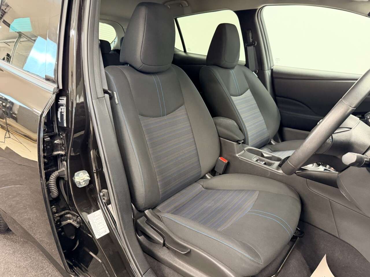 A 2022 NISSAN LEAF 39kWh N-CONNECTA ELECTRIC AUTOMATIC 150 BHP + SAT NAV + HEATED SEATS + CAME A 2022 NISSAN LEAF 39kWh N-CONNECTA ELECTRIC AUTOMATIC 150 BHP + SAT NAV + HEATED SEATS + CAME