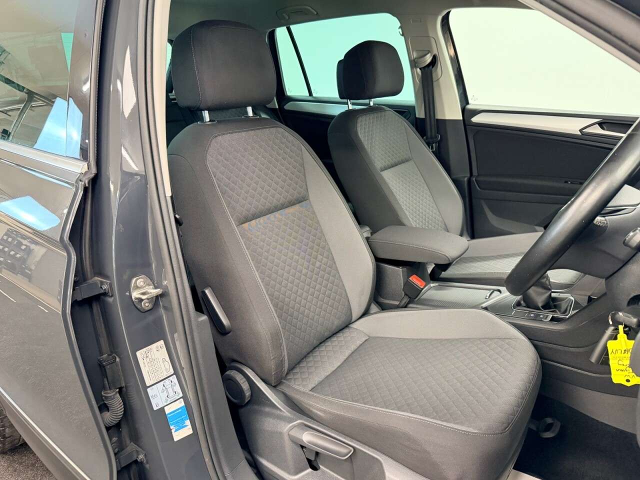 A 2019 VOLKSWAGEN TIGUAN 1.5 TSI EVO SE NAVIGATION 130 BHP + PARKING SENSORS + APPLE PLAY SIX MONTH A 2019 VOLKSWAGEN TIGUAN 1.5 TSI EVO SE NAVIGATION 130 BHP + PARKING SENSORS + APPLE PLAY SIX MONTH