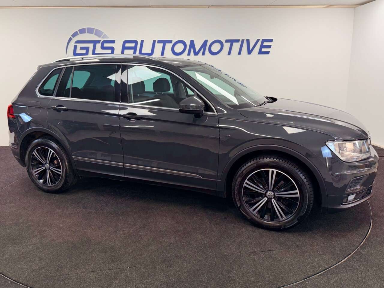 2019 VOLKSWAGEN TIGUAN 2019 VOLKSWAGEN TIGUAN