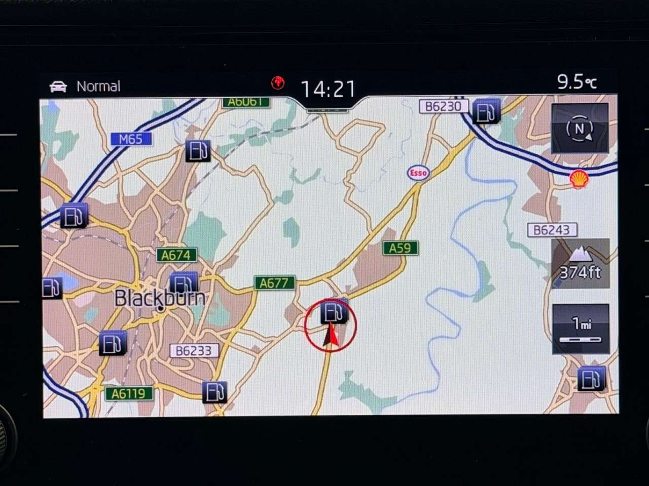 A 2019 SKODA KAROQ 1.5 TSI ACT SPORTLINE 150 BHP + SAT NAV + GLASS SUNROOF + CAMERA SIX MONTH A 2019 SKODA KAROQ 1.5 TSI ACT SPORTLINE 150 BHP + SAT NAV + GLASS SUNROOF + CAMERA SIX MONTH