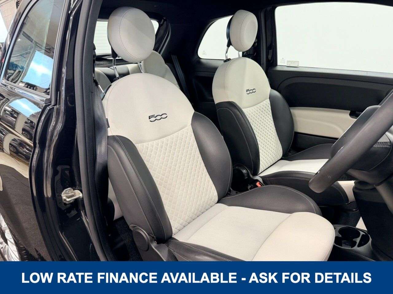 A 2022 FIAT 500 1.0 MHEV DOLCEVITA 70 BHP + GLASS SUNROOF + PARKING SENSORS SIX MONTH WARRA A 2022 FIAT 500 1.0 MHEV DOLCEVITA 70 BHP + GLASS SUNROOF + PARKING SENSORS SIX MONTH WARRA