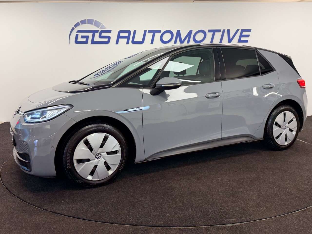 A 2022 VOLKSWAGEN ID.3 PRO PERFORMANCE 58kWh FAMILY ELECTRIC AUTO 205 BHP + SAT NAV + GLASS SUNROO A 2022 VOLKSWAGEN ID.3 PRO PERFORMANCE 58kWh FAMILY ELECTRIC AUTO 205 BHP + SAT NAV + GLASS SUNROO