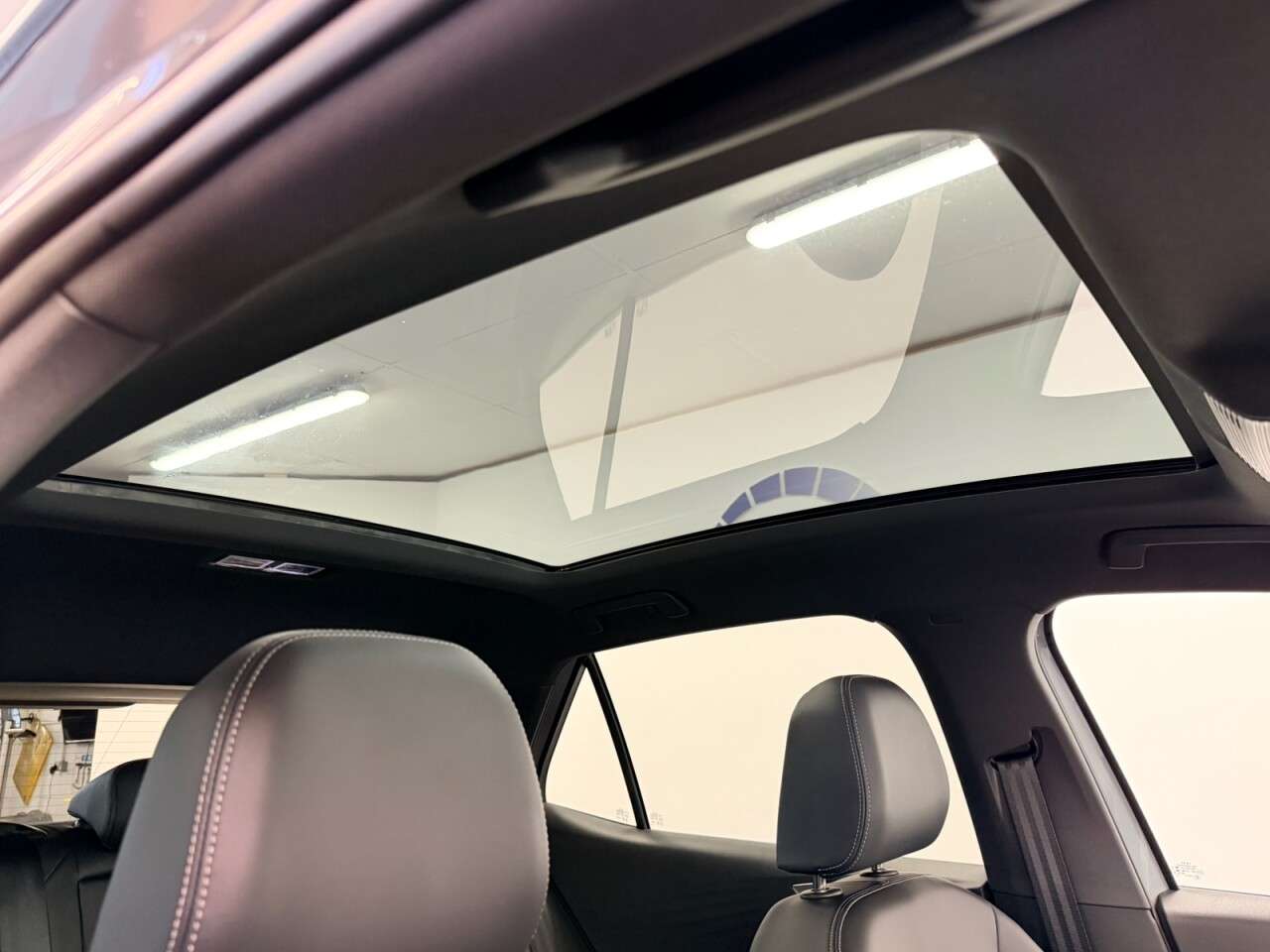 A 2022 VOLKSWAGEN ID.3 PRO PERFORMANCE 58kWh FAMILY ELECTRIC AUTO 205 BHP + SAT NAV + GLASS SUNROO A 2022 VOLKSWAGEN ID.3 PRO PERFORMANCE 58kWh FAMILY ELECTRIC AUTO 205 BHP + SAT NAV + GLASS SUNROO