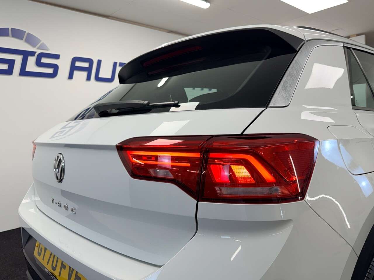 2020 VOLKSWAGEN T-ROC 2020 VOLKSWAGEN T-ROC