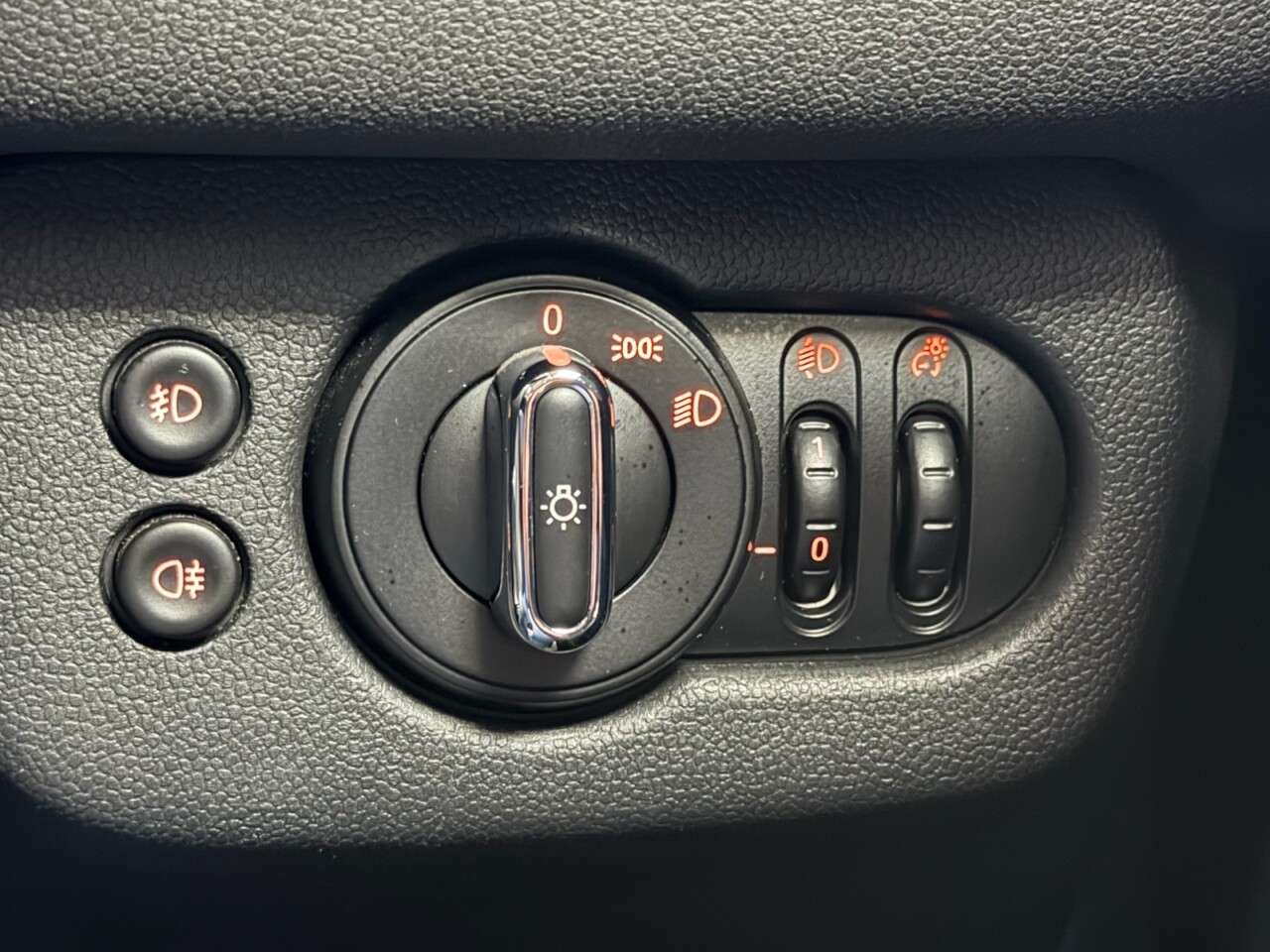 2019 MINI CLUBMAN 2019 MINI CLUBMAN