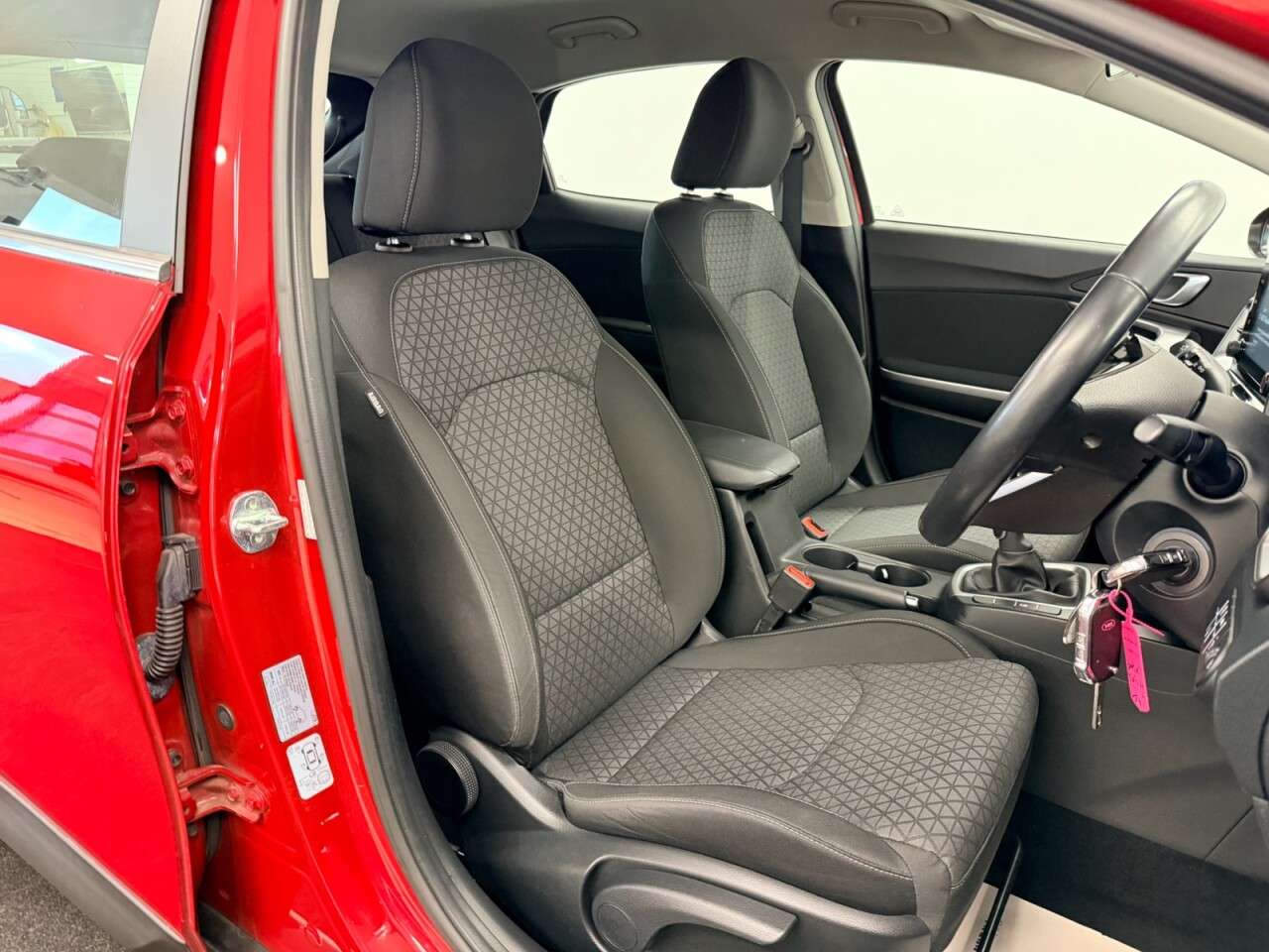 A 2021 KIA XCEED 1.0 T-GDi 2 FIVE DOOR 120 BHP A 2021 KIA XCEED 1.0 T-GDi 2 FIVE DOOR 120 BHP