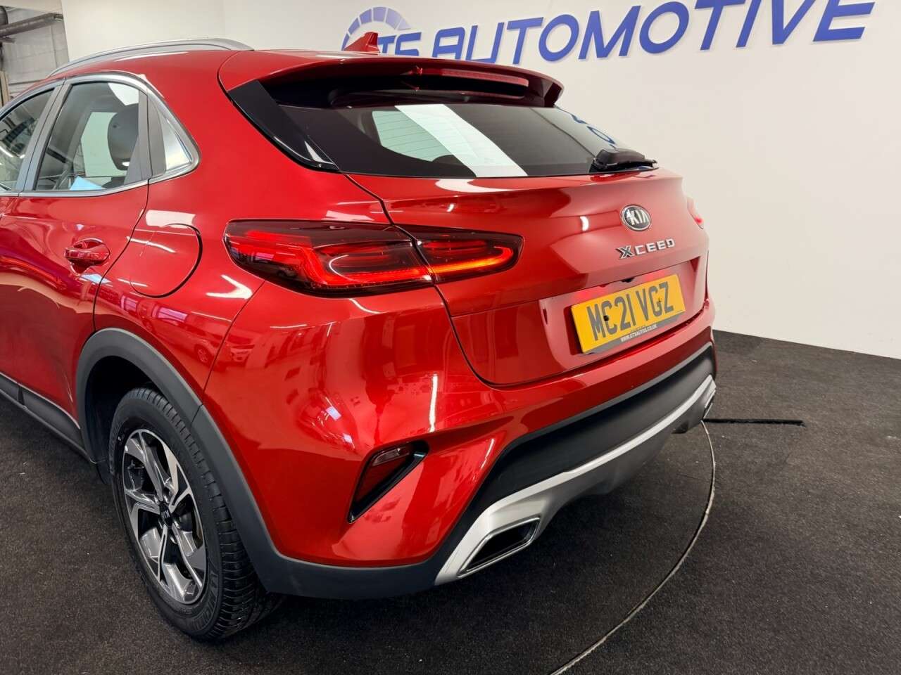 2021 KIA XCEED 2021 KIA XCEED