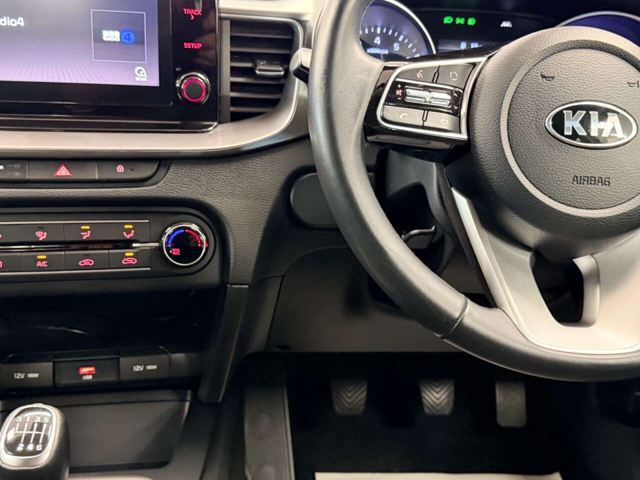 2021 KIA XCEED 2021 KIA XCEED