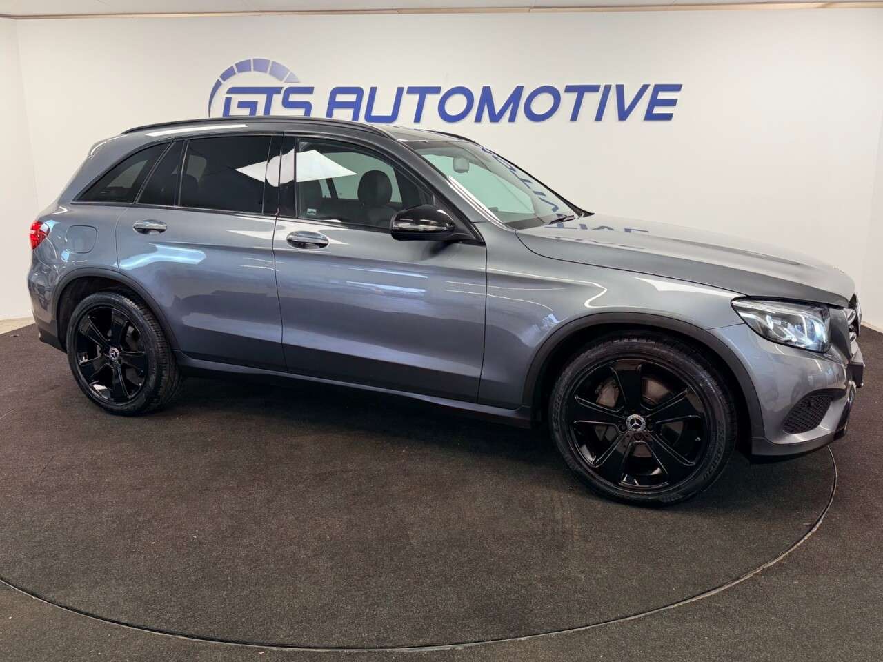 A 2019 MERCEDES-BENZ GLC 220d URBAN EDITION G-TRONIC+ AUTO 4MATIC 170 BHP + SAT NAV + CAMERA + HEATE A 2019 MERCEDES-BENZ GLC 220d URBAN EDITION G-TRONIC+ AUTO 4MATIC 170 BHP + SAT NAV + CAMERA + HEATE