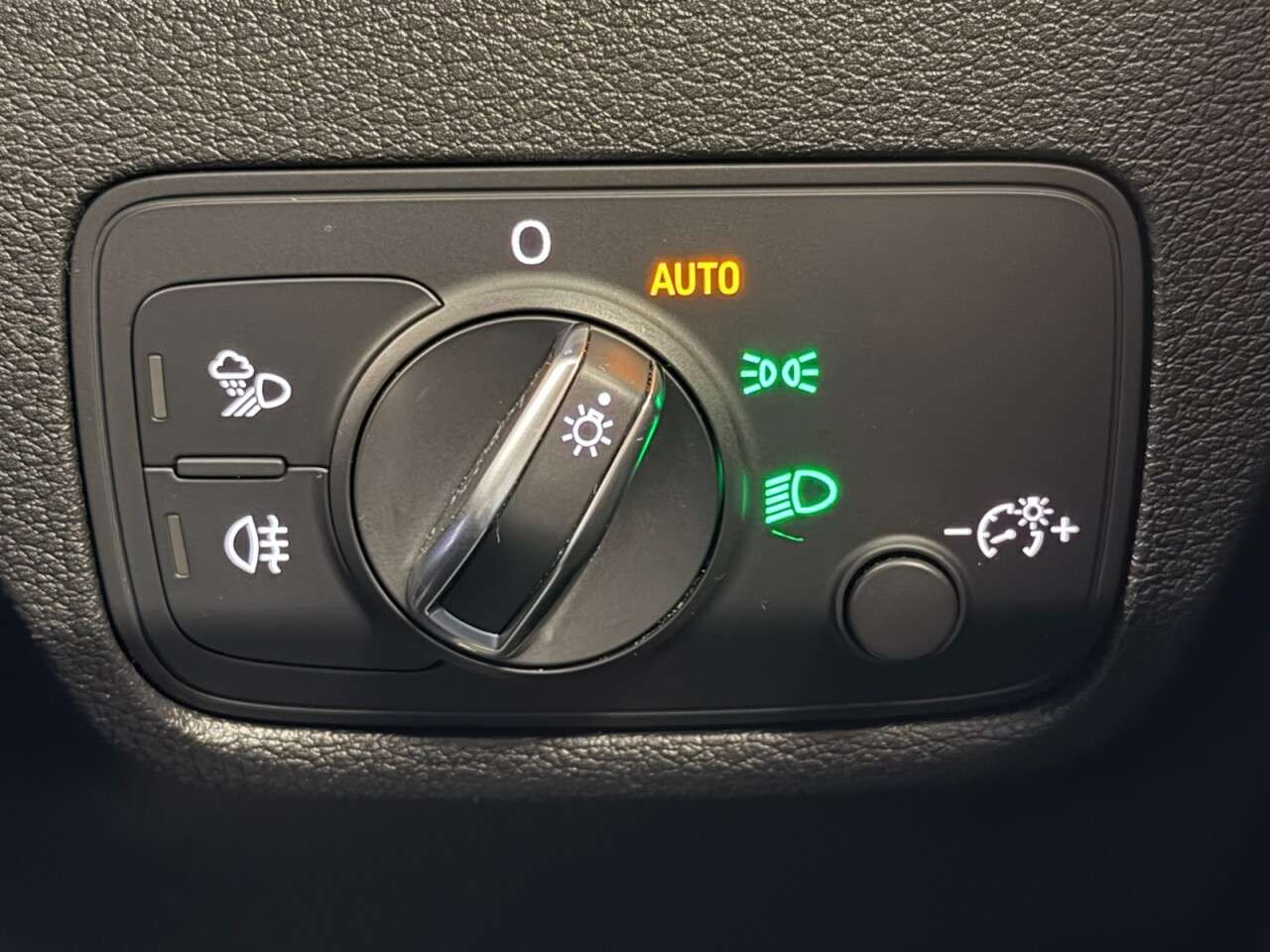 2019 AUDI Q2 2019 AUDI Q2