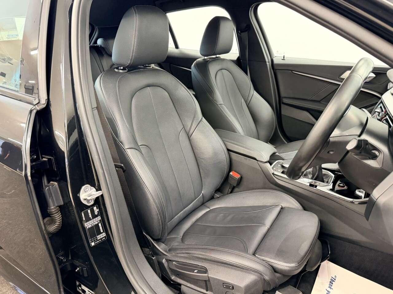 A 2020 BMW 1 SERIES 118i M-SPORT BLACK PACK FIVE DOOR 135 BHP + SAT NAV + HEATED LEATHER SIX MO A 2020 BMW 1 SERIES 118i M-SPORT BLACK PACK FIVE DOOR 135 BHP + SAT NAV + HEATED LEATHER SIX MO