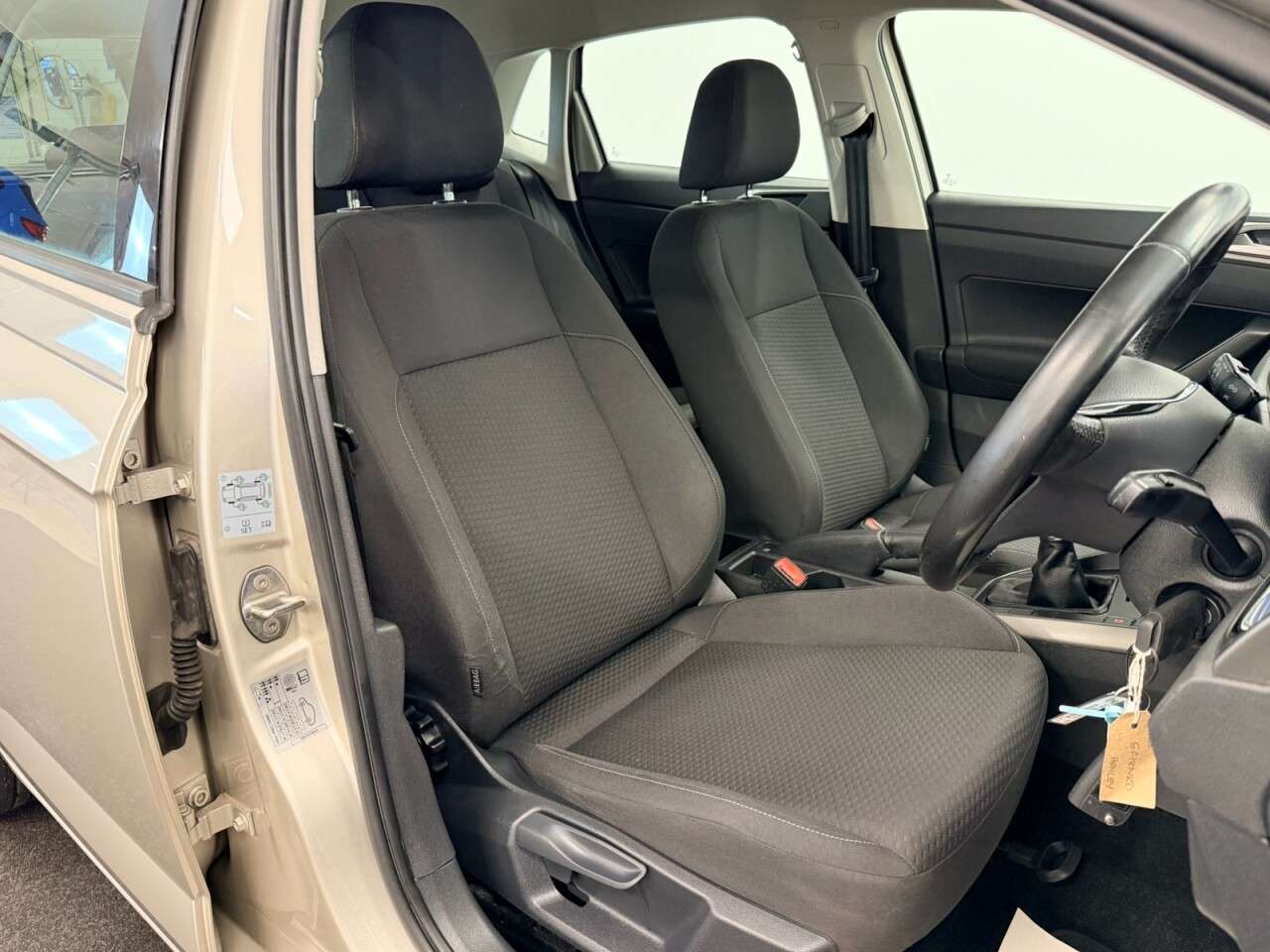 A 2018 VOLKSWAGEN POLO 1.0 TSI SE FIVE DOOR 95 BHP + AIR CON + APPLE CAR PLAY A 2018 VOLKSWAGEN POLO 1.0 TSI SE FIVE DOOR 95 BHP + AIR CON + APPLE CAR PLAY