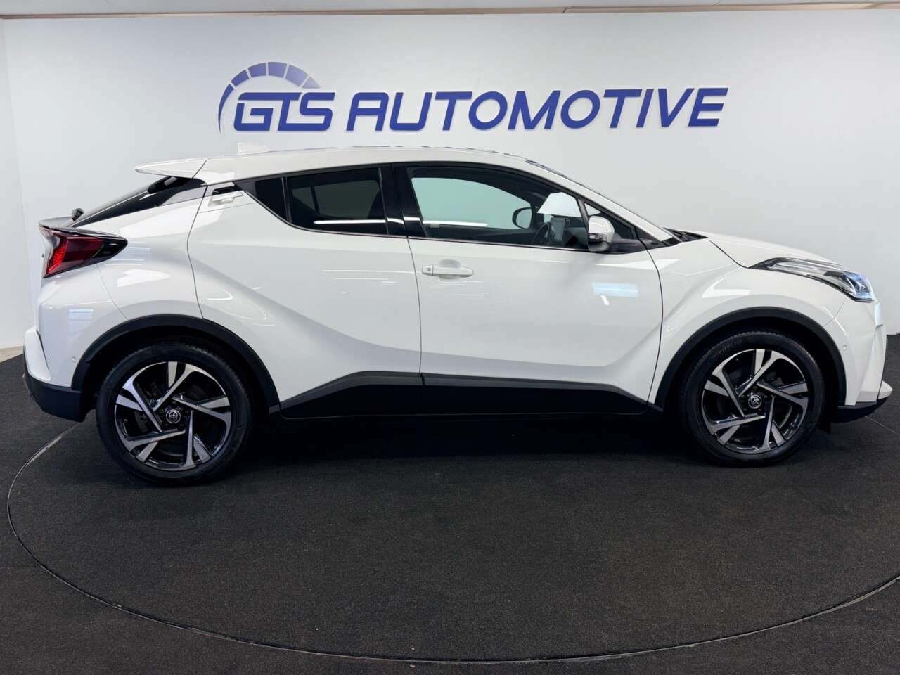 2022 TOYOTA C-HR 2022 TOYOTA C-HR