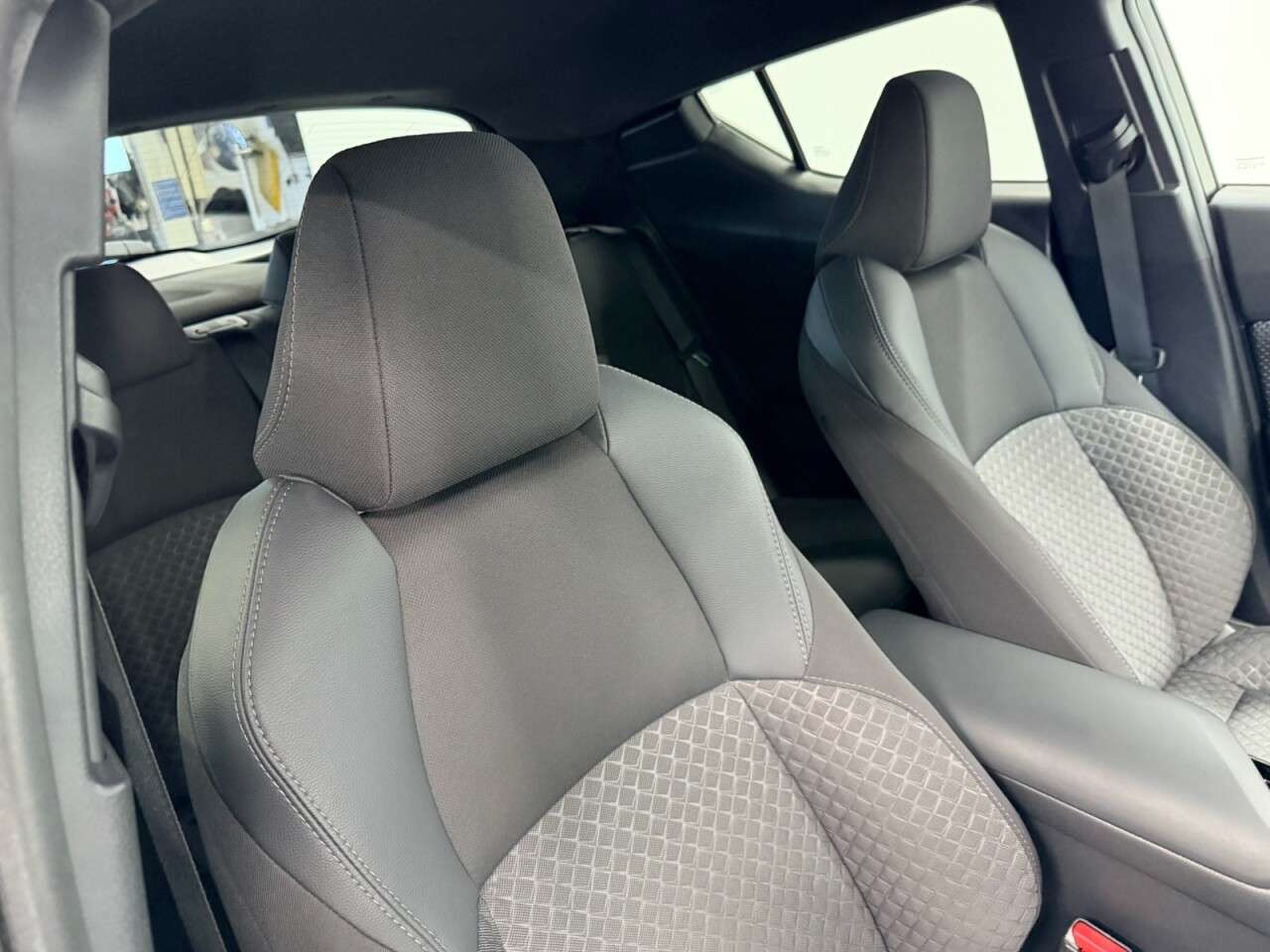 2022 TOYOTA C-HR 2022 TOYOTA C-HR