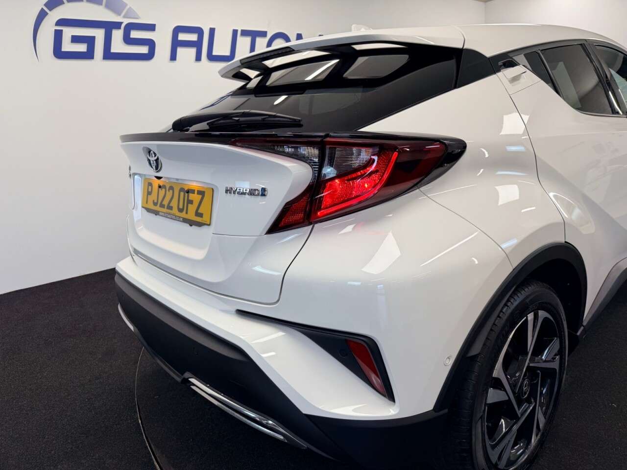 2022 TOYOTA C-HR 2022 TOYOTA C-HR