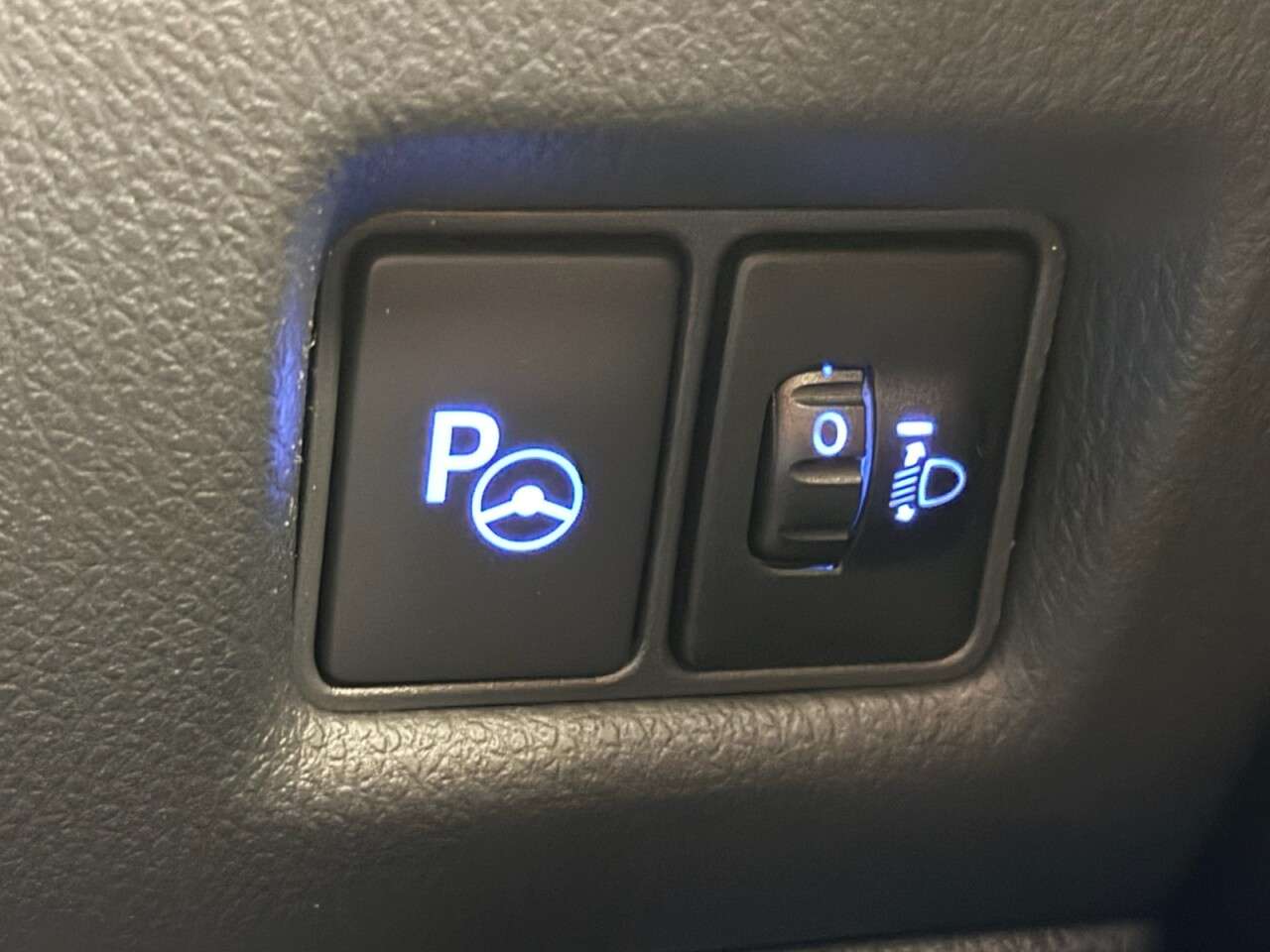 2022 TOYOTA C-HR 2022 TOYOTA C-HR