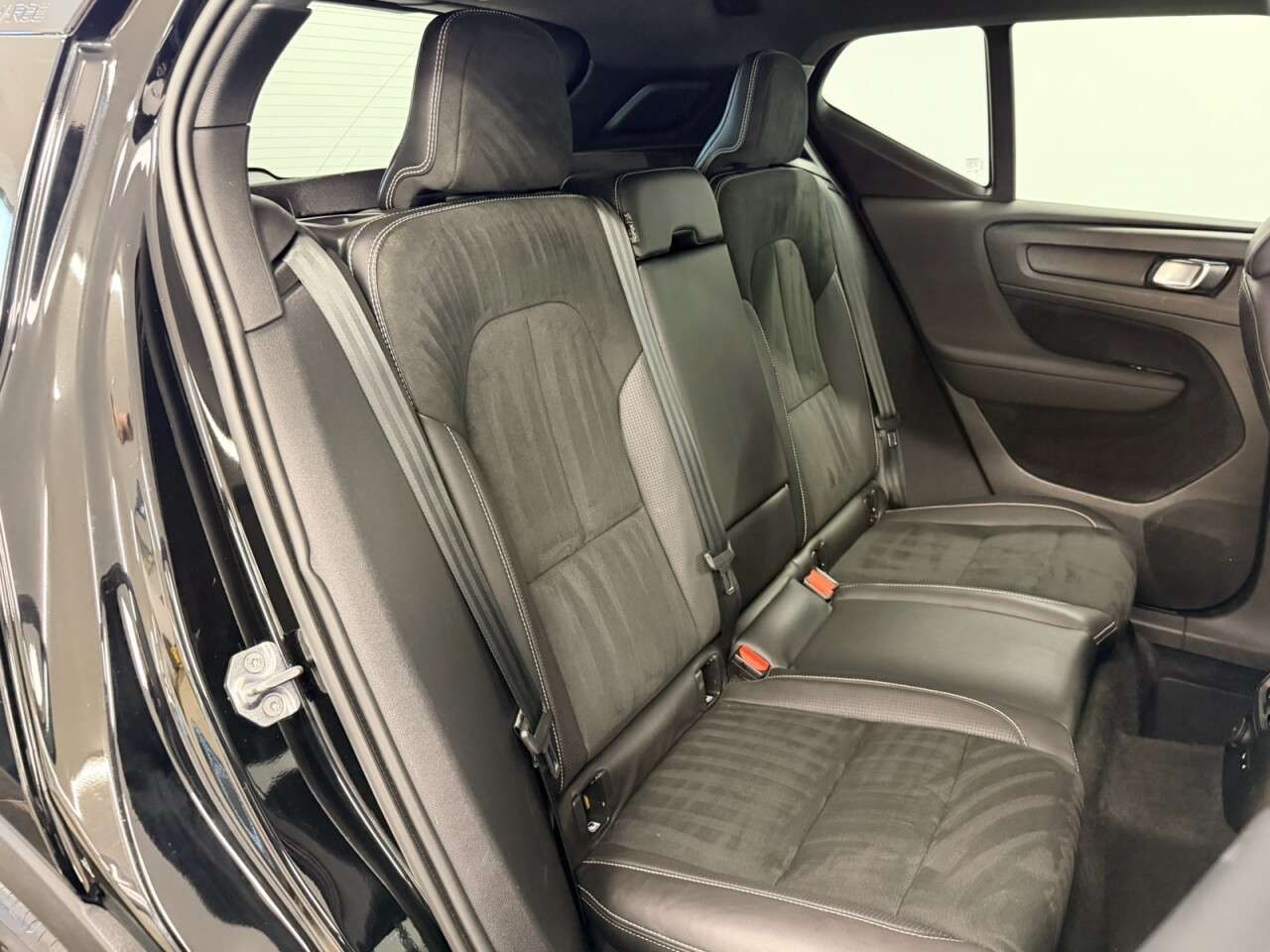 2020 VOLVO XC40 2020 VOLVO XC40